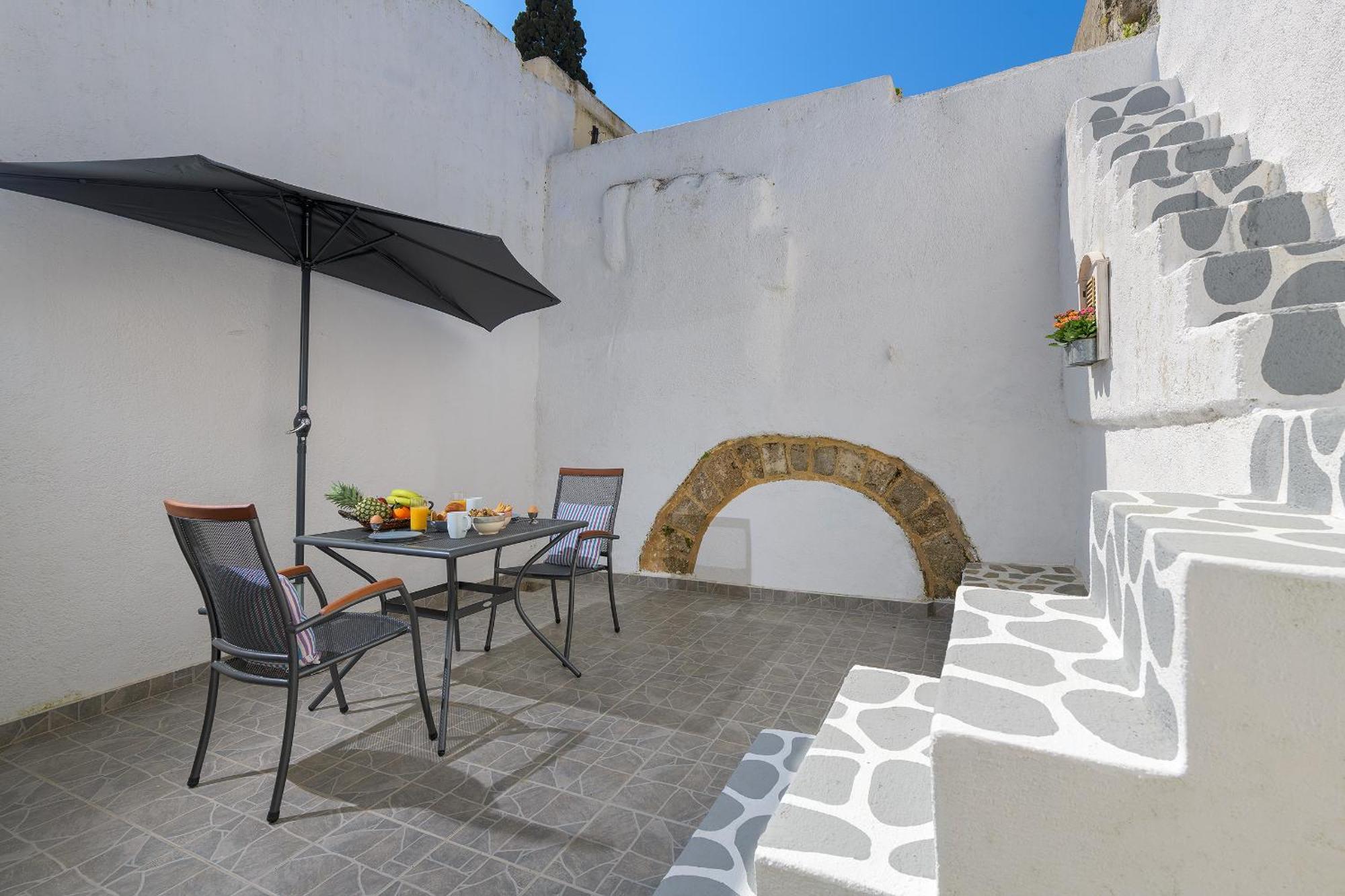 Rustic Self-Inn Rhodes City Extérieur photo