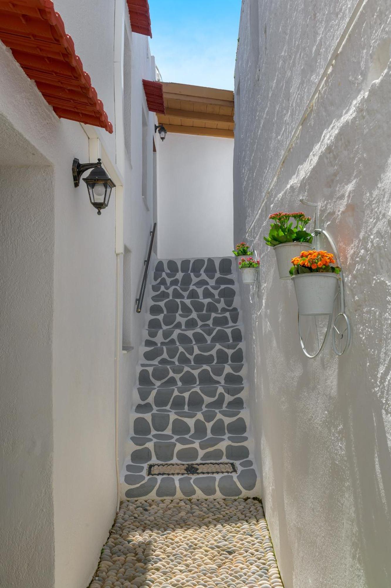 Rustic Self-Inn Rhodes City Extérieur photo