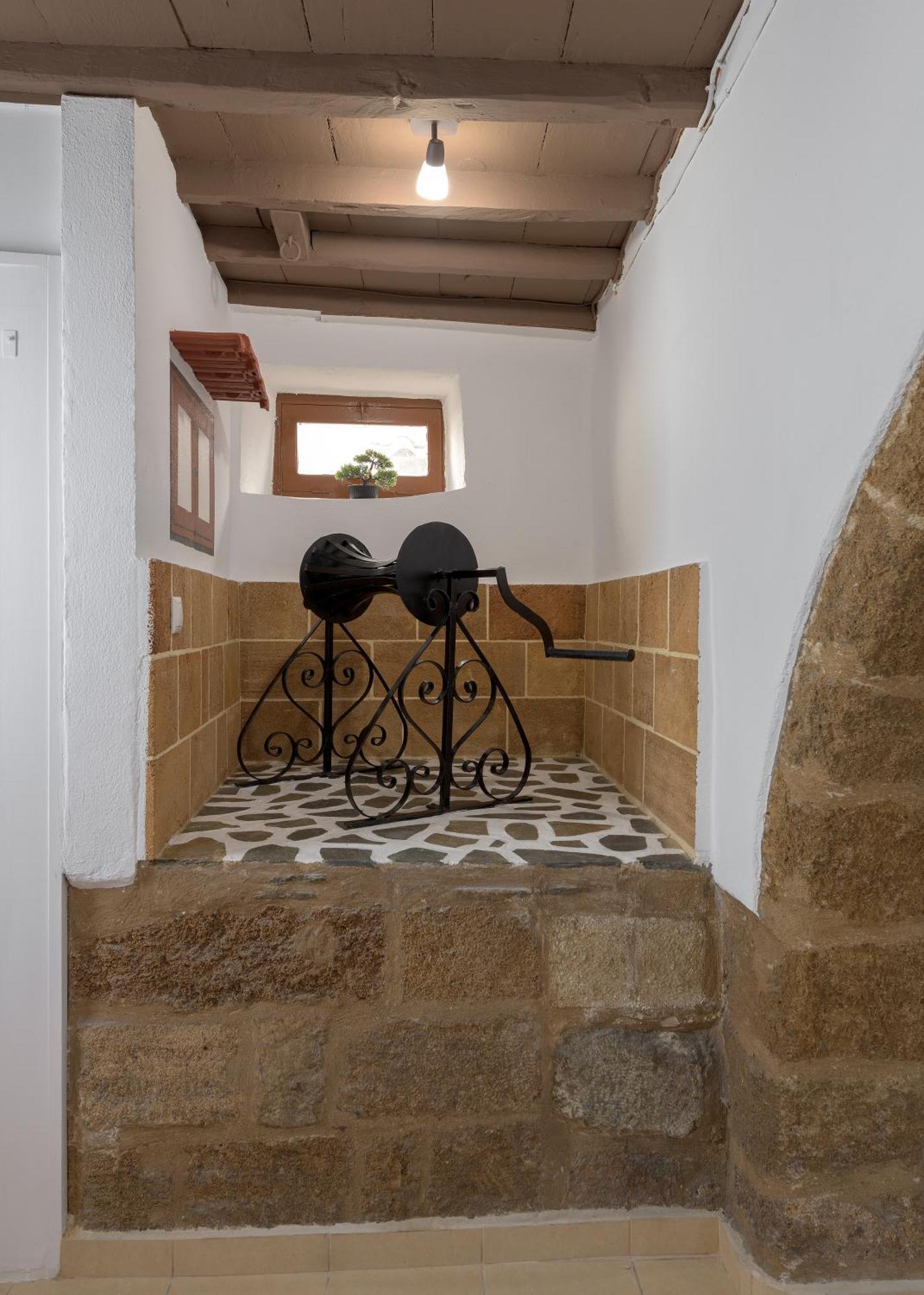 Rustic Self-Inn Rhodes City Extérieur photo