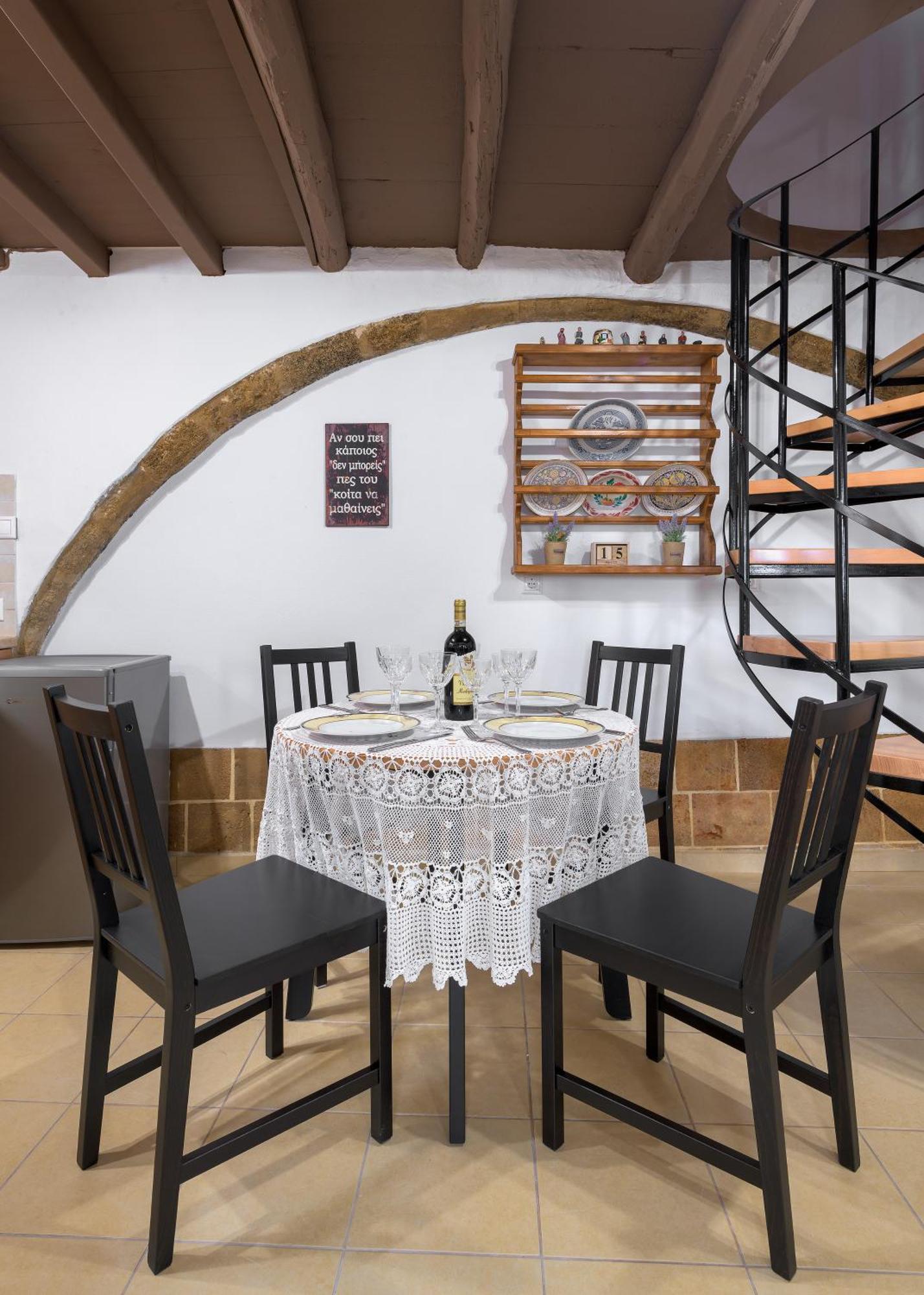 Rustic Self-Inn Rhodes City Extérieur photo